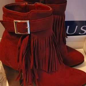 Venus Burgundy boots with fringe